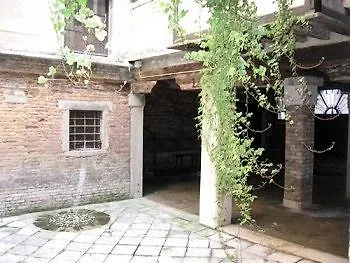 Apartment Alle Colonne Venice