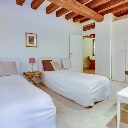 Alle Colonne Apartment *
