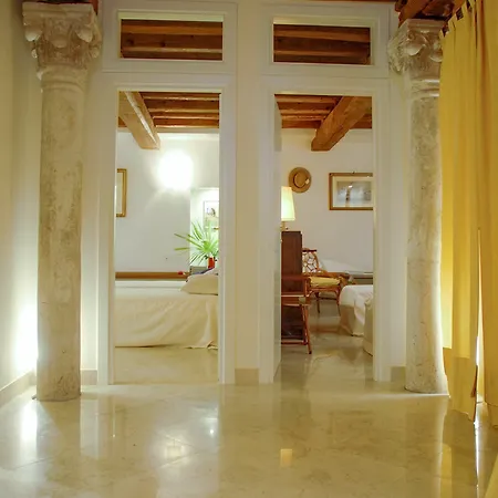 Alle Colonne דירה